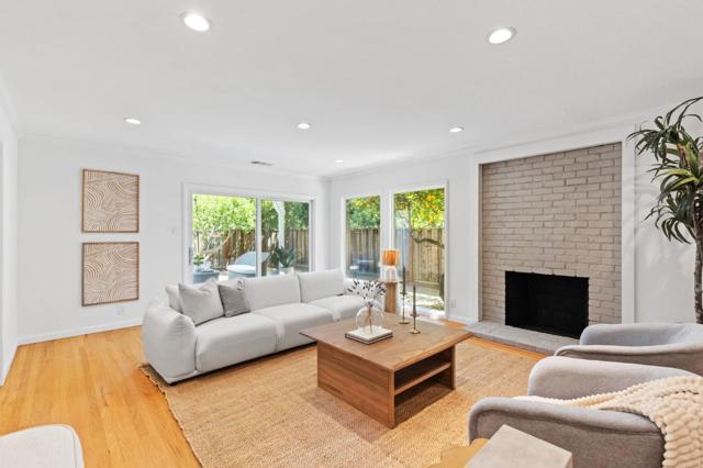 286 Hans Avenue, Mountain View CA: https://media.crmls.org/mediaz/64a9c69c-6bac-41c6-a056-e777d5fc04bd.jpg