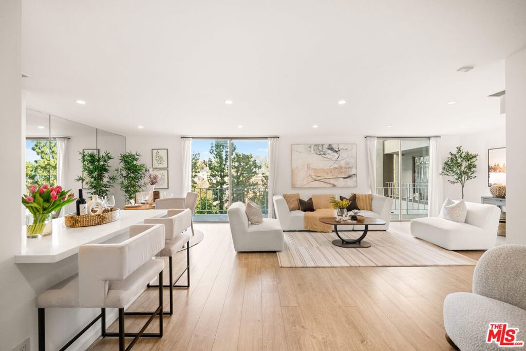 100 S Doheny Drive #514