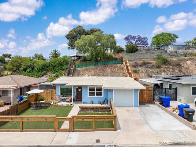 6212 Streamview Dr, San Diego CA: https://media.crmls.org/mediaz/64a9ec0d-cef9-4b7e-bc5d-9d9445c873b8.jpg