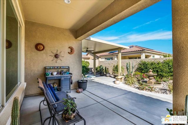 28 Chablis, Rancho Mirage CA: https://media.crmls.org/mediaz/64aa02b7-3682-445c-878b-2306bc095b1a.jpg