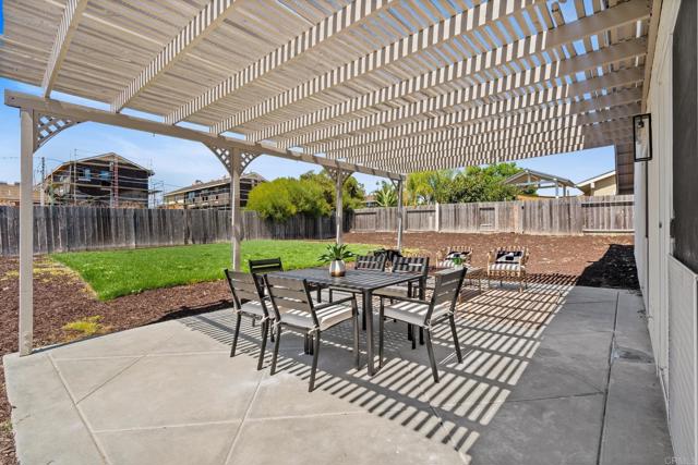Detail Gallery Image 19 of 41 For 748 Granada Dr, Vista,  CA 92083 - 5 Beds | 2 Baths