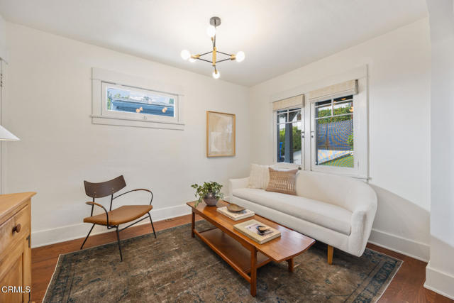 2116 Apex Avenue, Los Angeles CA: https://media.crmls.org/mediaz/64ab4c7a-07cb-4296-8412-9910a7119a89.jpg