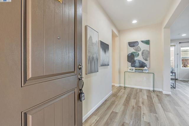 5801 Flora Cmn, Livermore CA: https://media.crmls.org/mediaz/64ab964c-55a8-4508-9cee-b3e031b9740b.jpg
