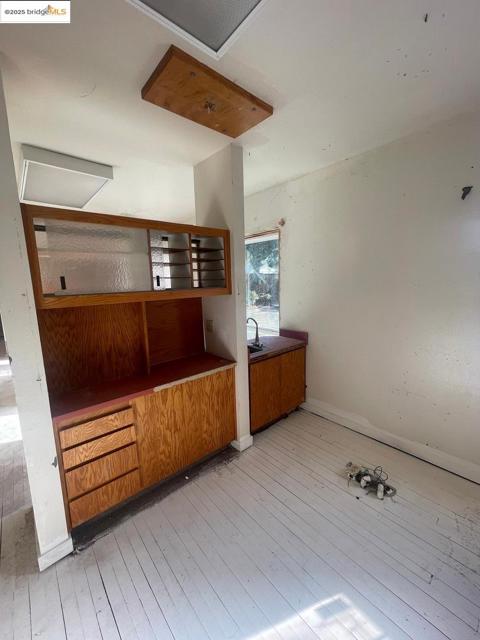 2890 Concord BLVD, Concord CA: https://media.crmls.org/mediaz/64acbc6f-713b-4df7-880b-0ec975ea2c3e.jpg