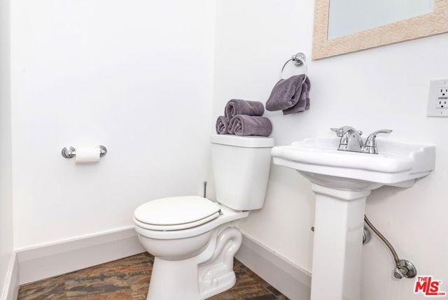 5850 Foothill Drive, Los Angeles CA: https://media.crmls.org/mediaz/64acd6d0-eb98-44b7-be50-fea710576e98.jpg