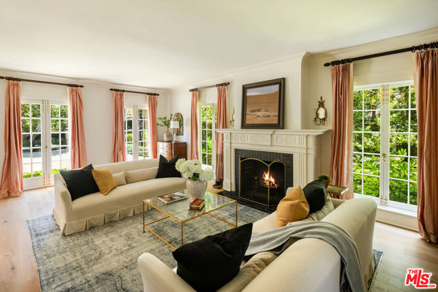 130 S Cliffwood Avenue, Los Angeles CA: https://media.crmls.org/mediaz/64adeade-d926-4c68-9148-dd74956d4895.jpg