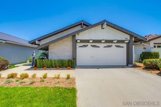 1315 Camino Linda Dr, San Marcos CA: https://media.crmls.org/mediaz/64ae3526-9ee3-4993-9ee0-19fc11d93fee.jpg