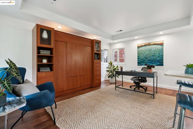5550 Snake Road, Oakland CA: https://media.crmls.org/mediaz/64aecd4d-6b61-4bfa-9bd7-e04b068cf3d8.jpg