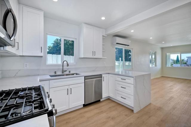 2680 L St, San Diego CA: https://media.crmls.org/mediaz/64aedd54-3206-4604-8347-73d3f22ded1e.jpg