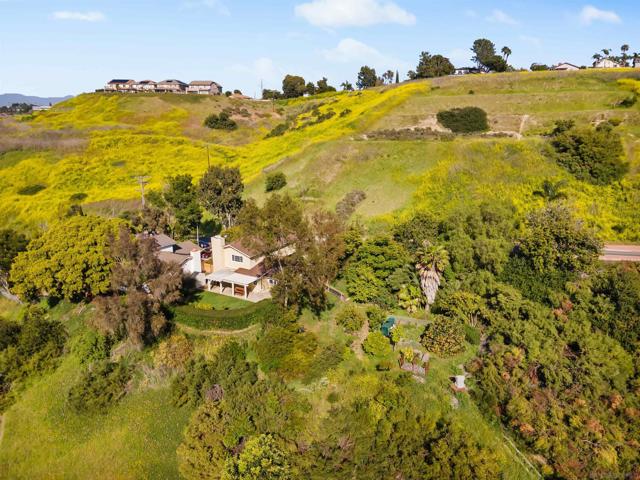201 Foussat Rd, Oceanside CA: https://media.crmls.org/mediaz/64af832a-2743-4bd7-8882-fc206377d15c.jpg