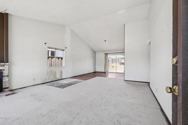 200 Bridgeport Drive, Half Moon Bay CA: https://media.crmls.org/mediaz/64b002aa-37b0-4f7c-8a0d-0de2f81f68da.jpg