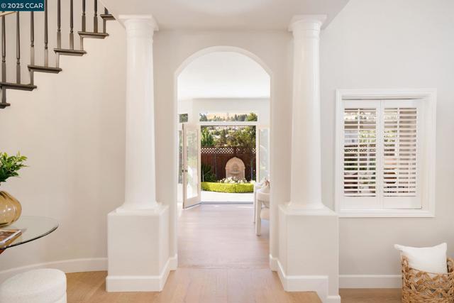 508 Zenith Ridge Dr, Danville CA: https://media.crmls.org/mediaz/64b1d0b7-4f5e-46dc-b55e-28ac62c68dc0.jpg