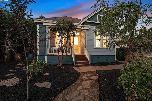 624 N 17Th St, San Jose CA: https://media.crmls.org/mediaz/64b30e74-0380-4467-9fd5-32538146a24a.jpg