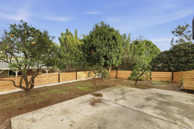 Detail Gallery Image 32 of 43 For 1019 Torole Cir, Vista,  CA 92084 - 3 Beds | 2 Baths