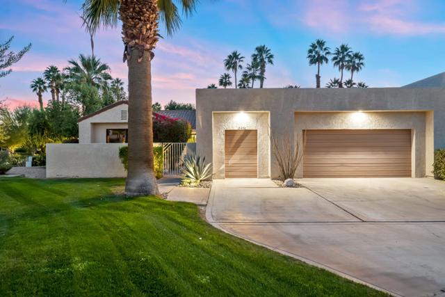 10605 Wimbledon Drive, Rancho Mirage CA: https://media.crmls.org/mediaz/64b3f1fe-32c6-4bed-a792-53d46419244c.jpg