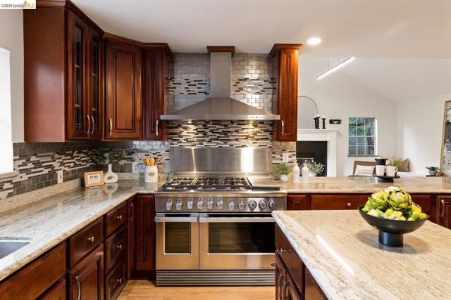 Image 11 of 59 For 6975 Charing Cross Rd