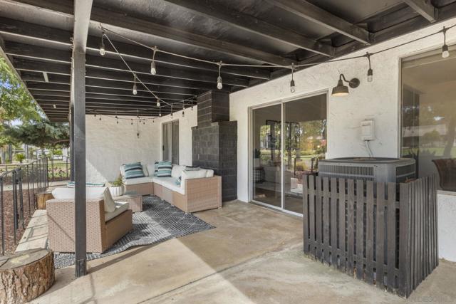 23235 Canyon Lake Dr S, Canyon Lake CA: https://media.crmls.org/mediaz/64b48388-9332-4190-b3c3-e1931b51342d.jpg