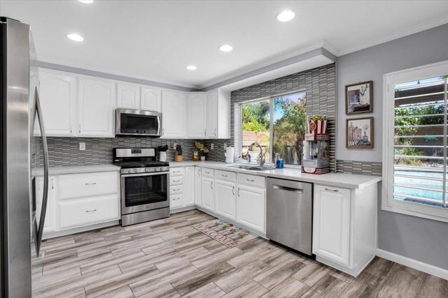 79320 Desert Wind Court, La Quinta CA: https://media.crmls.org/mediaz/64b4e6d2-93fa-4235-aae7-52e22984512b.jpg