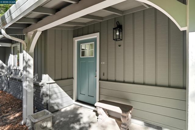 1016 Stone Valley Rd, Alamo CA: https://media.crmls.org/mediaz/64b4eab3-7e81-4381-b32e-fc2932584eba.jpg