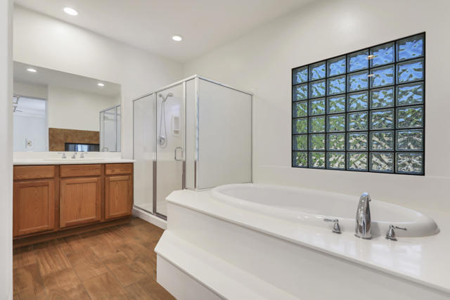 Image 21 of 42 For 78354 Calico Glen Drive