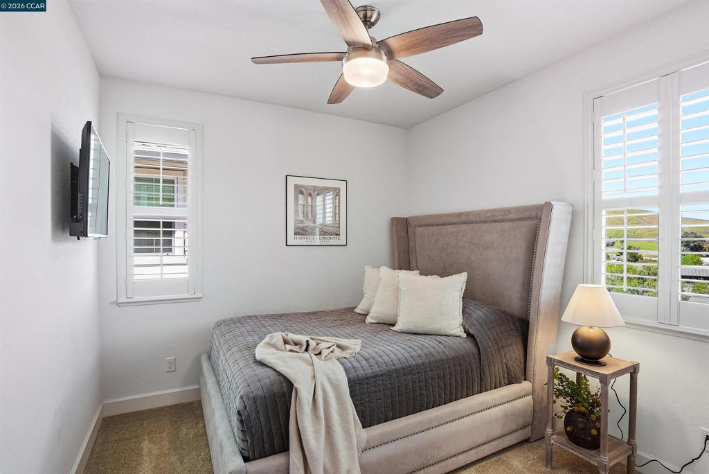 https://media.crmls.org/mediaz/64b53098-5e96-4b68-b490-739148022503.jpg?preset=X-Large