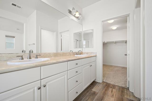 1718 Santa Ivy Ave, Chula Vista CA: https://media.crmls.org/mediaz/64b546d0-2b6f-4e48-80f8-910ae8bd69a8.jpg