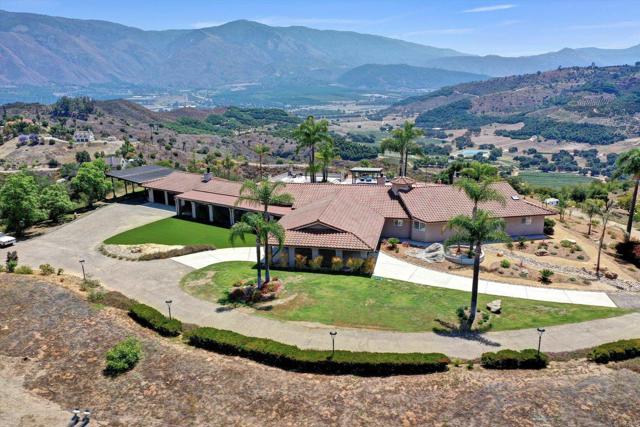 36485 Carney Road, Valley Center CA: https://media.crmls.org/mediaz/64b7aac5-c412-49bc-88d3-761b67b27440.jpg