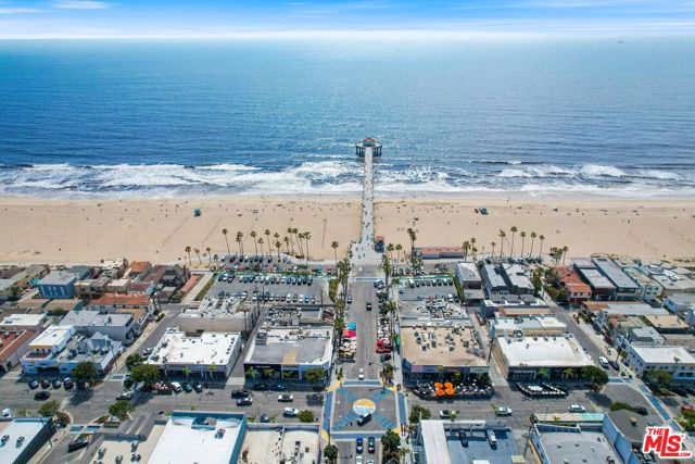 2205 ELM Avenue, Manhattan Beach, California 90266, 2 Bedrooms Bedrooms, ,2 BathroomsBathrooms,Residential,Sold,ELM,22148905