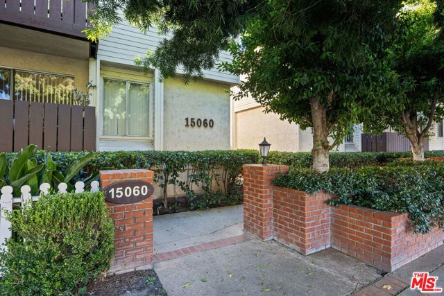 15060 Victory Boulevard, 104 photo 2