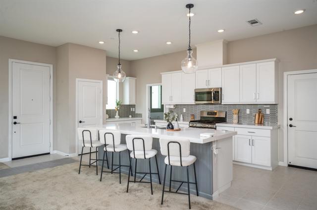 2078 Bluestone Cir, Chula Vista CA: https://media.crmls.org/mediaz/64badb96-6c89-4bc0-9ce0-f587b8ea7ad0.jpg