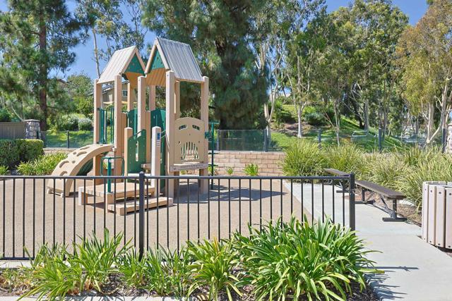 Detail Gallery Image 14 of 48 For 14125 Brent Wilsey Pl #1,  San Diego,  CA 92128 - 2 Beds | 2 Baths