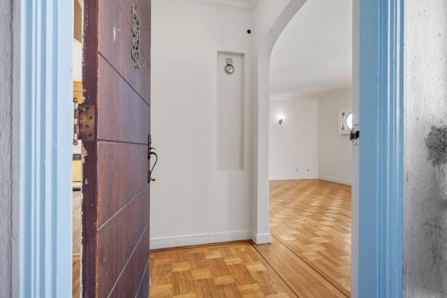 1615 La Salle Avenue, San Francisco CA: https://media.crmls.org/mediaz/64bb300c-cbc4-4b80-821e-6e62aabced61.jpg
