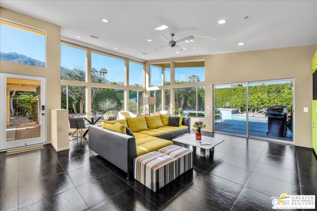 1554 E San Lucas Road, Palm Springs CA: https://media.crmls.org/mediaz/64bc023d-f114-4984-b654-a5dfe2c10a33.jpg