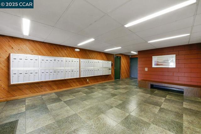 500 Vernon, Oakland CA: https://media.crmls.org/mediaz/64bcde9f-3527-4595-b239-d3f547ea4f8e.jpg