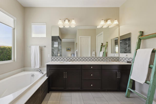 Image 17 of 63 For 84994 Bedero Court