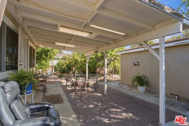 23214 Vanowen Street photo 18