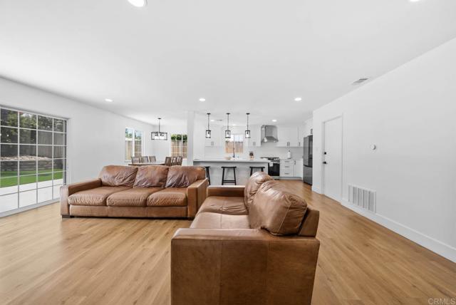Detail Gallery Image 11 of 65 For 6461 Beaver Lake Ct, San Diego,  CA 92119 - 3 Beds | 2 Baths