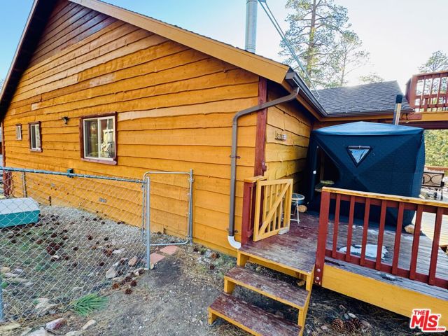 539 Lakewood Lane, Big Bear CA: https://media.crmls.org/mediaz/64bfc27e-65c1-4693-abee-b323ebd2a1dd.jpg