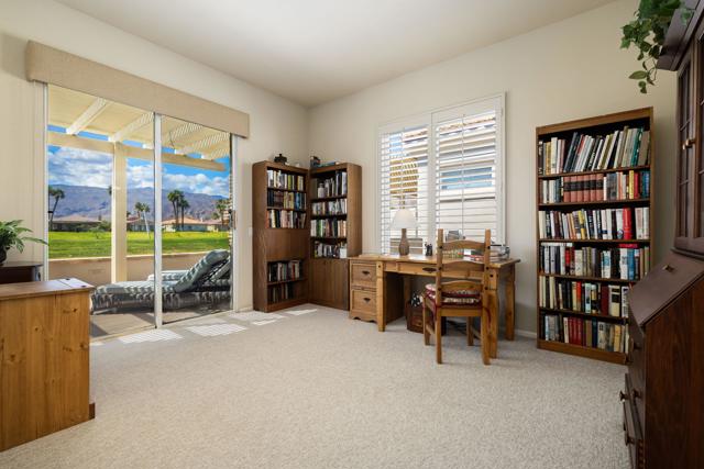 78071 Calle Norte, La Quinta CA: https://media.crmls.org/mediaz/64bfd331-3d31-415d-b086-a83032feccf7.jpg