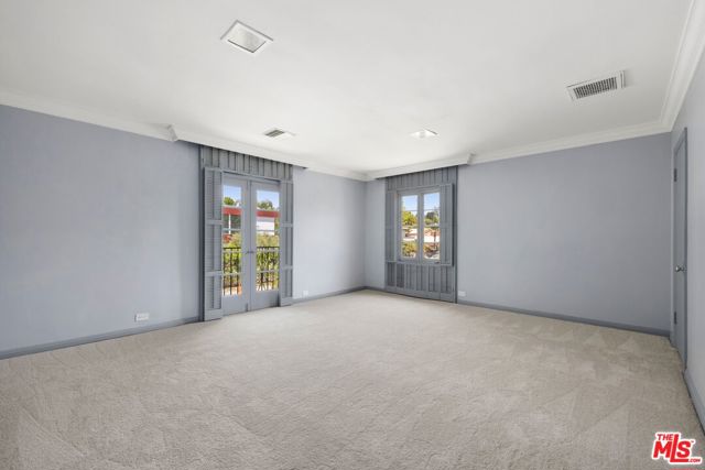 1029 Chevy Chase Drive, Beverly Hills CA: https://media.crmls.org/mediaz/64bff49a-c96c-4c8f-af76-c147b5e6d3c5.jpg