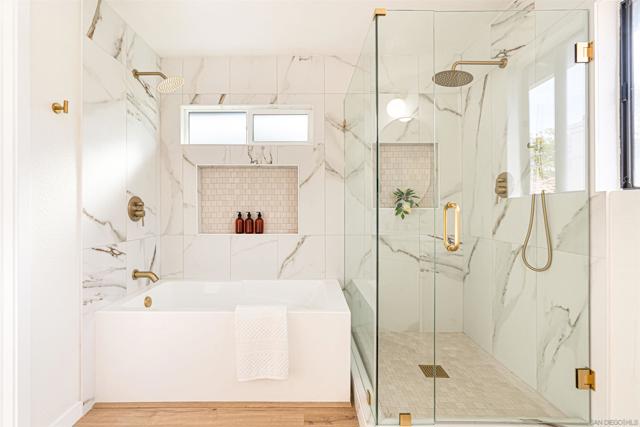 2064 White Birch Dr, Vista CA: https://media.crmls.org/mediaz/64c06f7b-f39d-4a7f-9bf2-cf800bf008b3.jpg