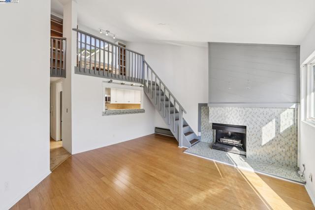 5400 Mountain Blvd, Oakland CA: https://media.crmls.org/mediaz/64c13b7b-477f-4d06-a020-d91f7abf19fe.jpg