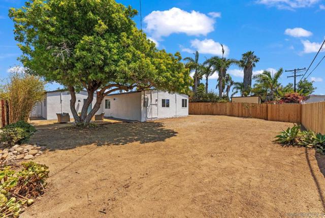 4316 Clairemont Dr, San Diego CA: https://media.crmls.org/mediaz/64c14d62-d552-4a3e-a2c9-86744638f814.jpg