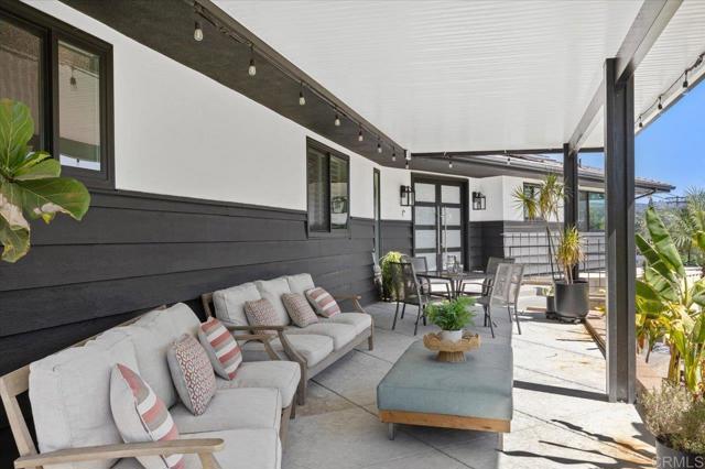 Detail Gallery Image 5 of 47 For 524 Morningside Dr, Vista,  CA 92084 - 3 Beds | 2 Baths