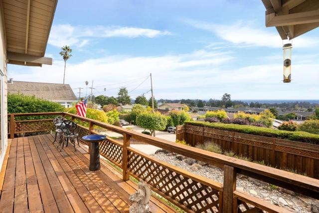 7547 Arden Way, Aptos CA: https://media.crmls.org/mediaz/64c19ed3-03a5-43f2-9341-57e3b7d12e4c.jpg