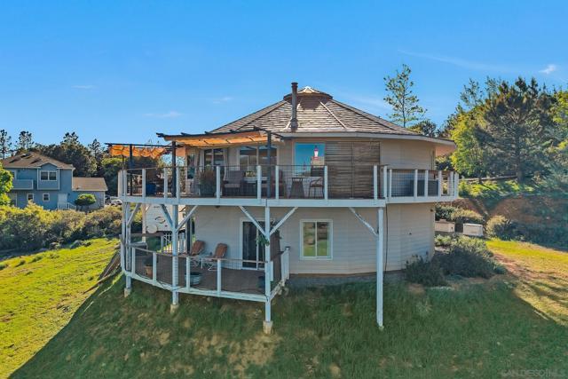 4667 Luneta View Rd, Julian CA: https://media.crmls.org/mediaz/64c20480-2abc-4b8d-b872-42c2e7046f54.jpg