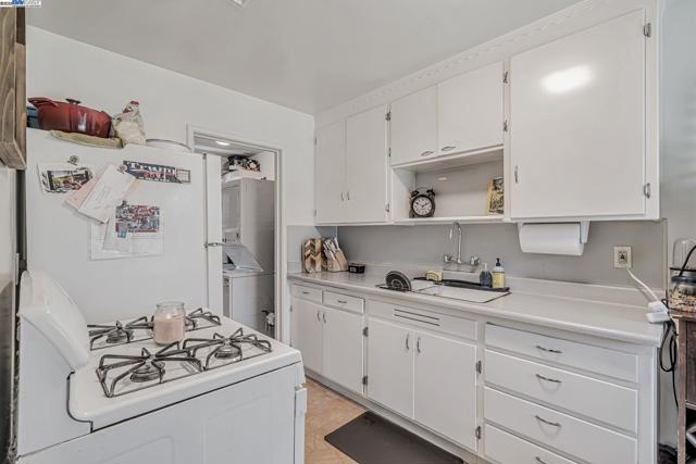4655 Augustine St, Pleasanton CA: https://media.crmls.org/mediaz/64c2056c-493d-45ac-99fd-19e74a8e0c70.jpg