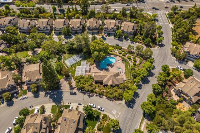 44930 Lynx Dr, Fremont CA: https://media.crmls.org/mediaz/64c259ca-0b29-4112-98cc-e0d8a530e353.jpg