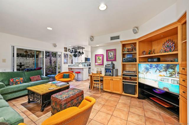 7215 Daffodil Pl, Carlsbad CA: https://media.crmls.org/mediaz/64c2fca2-323a-49bd-ac68-7f31074d8fab.jpg