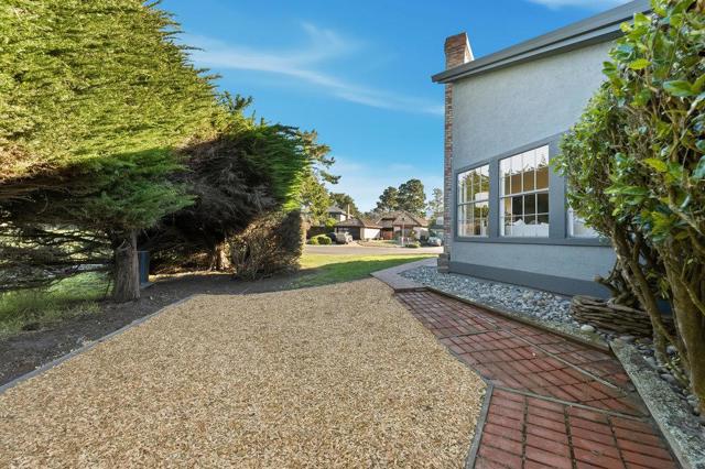 370 Burning Tree Court, Half Moon Bay CA: https://media.crmls.org/mediaz/64c338ff-a3f6-451e-8617-dd0a83de3cc2.jpg